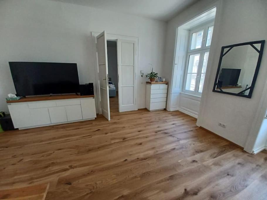 Sehr Zentral Gelegen Apartment Виена Екстериор снимка