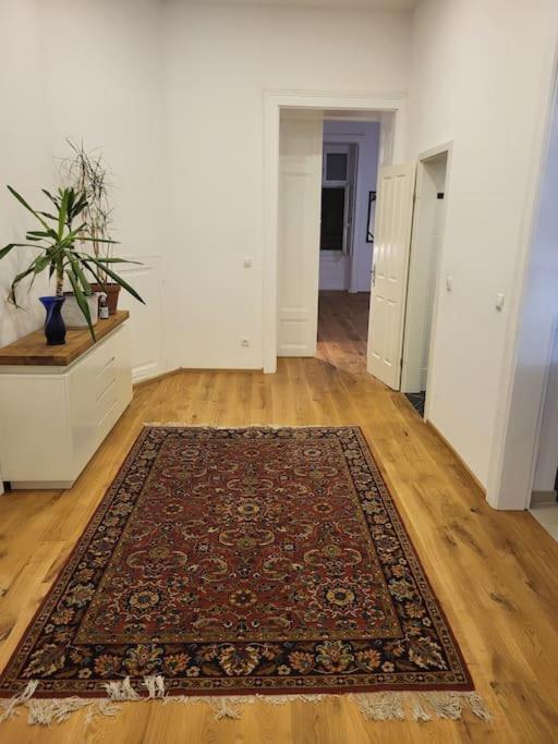Sehr Zentral Gelegen Apartment Виена Екстериор снимка