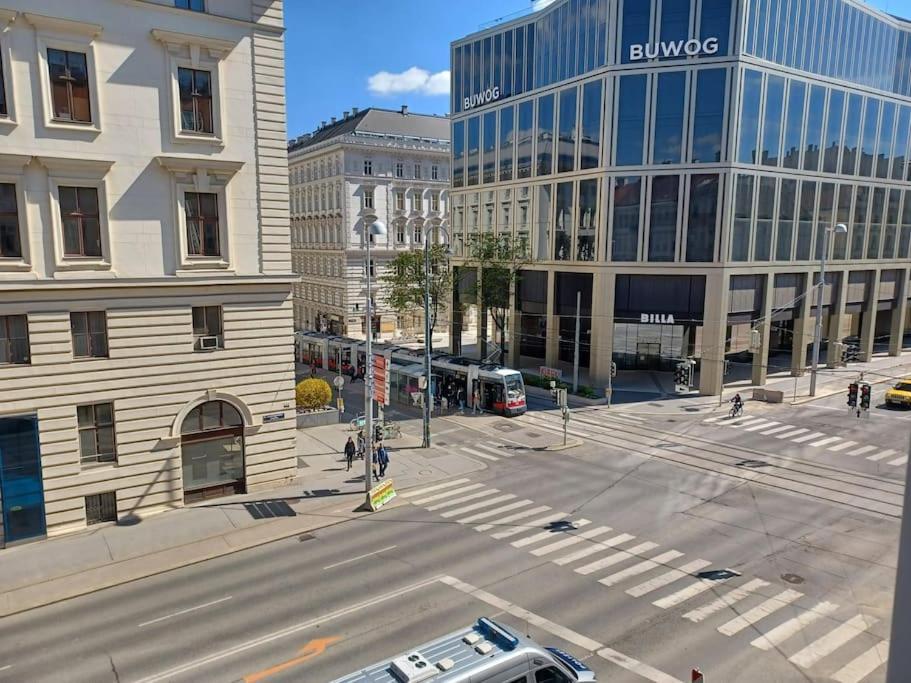 Sehr Zentral Gelegen Apartment Виена Екстериор снимка